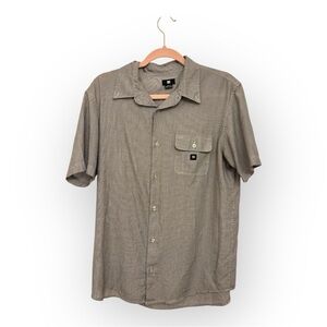 DC Shoes Gray Striped Button Down Shirt Short Sleeve Skate Surf Casual Medium